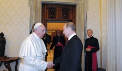 Путин встретился с Папой Римским Путин встретился с Папой Римским